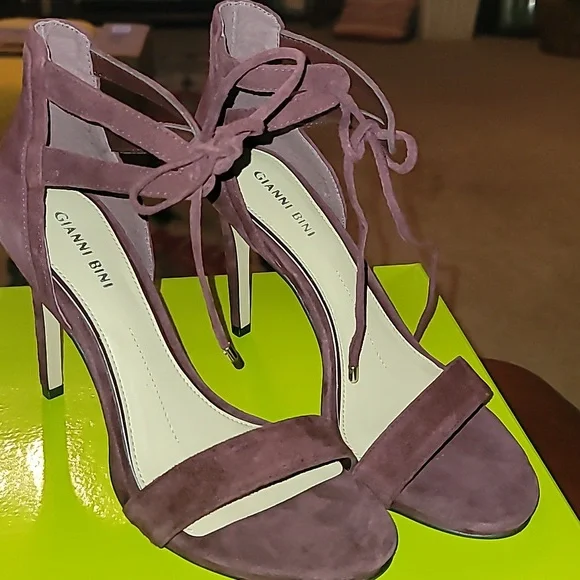 🆕Gianni Bini Heels - Picture 2 of 3